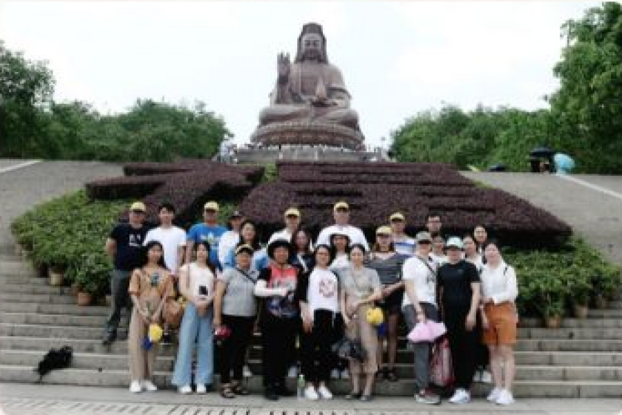 中盈擔(dān)保、信盈貸款、裁捷佳洋服公司佛山游